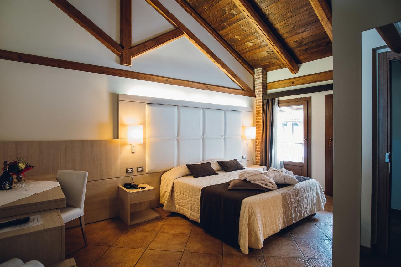 Hotel Ultimo Borgo Сеттімо-Торінезе Екстер'єр фото